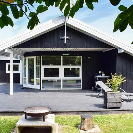 3 Bedroom In Nordenbro Vesteregn