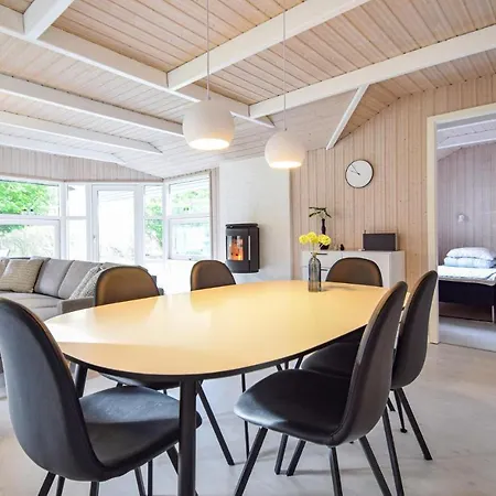 3 Bedroom In 펜션 *